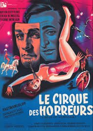 DES SUJETS BENEVOLES POUR LES MAINS INSATISFAITES D'UN CHIRURGIEN DEMENT