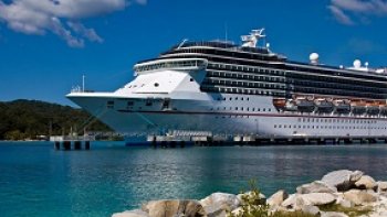 La croisière est un moyen simple de passer des vacances tranquilles ou actives, en découvrant le monde, tout en bénéficiant d’un service de qualité. C’est pour cela que beaucoup de familles et de retraités la privilégient. 
