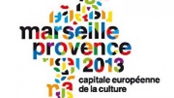 L’année 2013 sera l’année de Marseille en matière de culture. Désignée capitale européenne pour cette nouvelle édition, la cité phocéenne a vu les choses en grand, notamment lors de la soirée d’ouverture. Avec les vacances d’été qui approchent à grand pas, il s’agit d’une occasion unique de la (re)découvrir, ainsi que les autres villes de la région.
