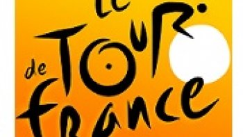 Le Tour de France est un événement sportif qui a de quoi faire rêver : défi humain, paysages magnifiques et ambiance de folie dans les villes étapes et les bords de route. Le Tour a su créer sa propre légende pour devenir par la suite une machine médiatique, et ce malgré les scandales de dopage qui le touchent régulièrement. Portrait de 3 cyclistes français qui ont marqué les 100 ans de cette course mythique.
