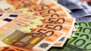 L'année dernière, la déclaration en ligne des impôts sur le revenu est devenue obligatoire pour tous ceux qui avaient un revenu fiscal dépassant les 28.000 euros en 2015. Cette année, l'obligation s'étend et concerne tous ceux dont le revenu fiscal de référence (RFR), indiqué sur l'avis d'impôt reçu en 2017 (sur les revenus de 2016), est supérieur à 15 000 euros. En 2019, la déclaration sur Internet sera obligatoire pour tous !