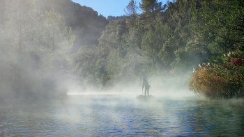 L'hiver est rude même en provence, -3° au petit matin pour la mise à l'eau 10°sur le lac, les "Sea Smoke" sont au rendez-vous ... 