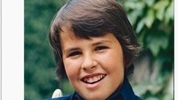 Roméo (de son vrai nom Georges Brize) est un chanteur français né à Belleville-en-Beaujolais près de Lyon le 29 janvier 1961.
2 vidéos ,,, l'une  Roméo  enfant  et la 2eme  Roméo   en fevrier 2025



.


Il connut un succès populaire entre 1973 et 1976[1]  avec sa chanson   'MAMAN "
