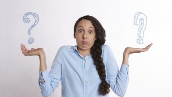 5 devinettes assez simples pour vous amuser.
Lisez bien l'énoncé et trouvez la réponse.
 Je vous fais confiance alors , ne trichez pas !