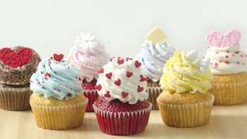 Grâce à mes indices, retrouvez le nom de ce délicieux gâteau.
Bien entendu Messieurs, vous pouvez jouer ! Vous êtes gourmands de tellement de choses, même de celles qui ne se mangent pas ...Messieurs Mesdames , au boulot !