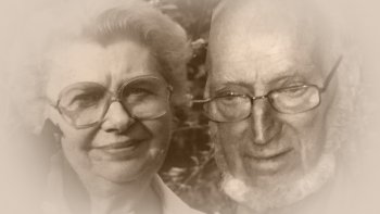 En jouant avec les mots, je vous présente mon Père, mais vers la fin, c'est un couple magnifique qui renaît en moi. Et sans que je ne m'en rende compte, les jeux de mots se sont un peu envolés. Mais je vous en trouverai d'autres...