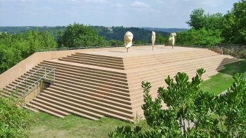 Musée et Archéoparc de la Dame de Brassempouy.