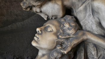  Sur la musique de Joël Hannier " Bastide Blues " suivez ce voyage romantique ...
Et réécoutez cette Balade musicale en fermant les yeux, votre esprit inventera votre film. Des images , des sentiments, des souvenirs seront inspirés par votre cerveau, votre imagination. La musique adoucit la vie... Votre Ami, compositeur.  Joël.