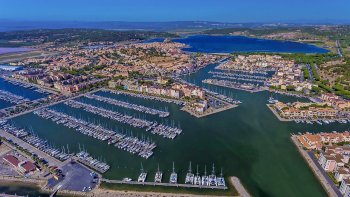 Une jolie ville de l'Aude entre terre et mer, à quelques kilomètres de Narbonne.
De jolis paysages, des belles promenades de belles découvertes vous attendent.
Aujourd'hui je vous y emmène virtuellement... 
Bienvenue à GRUISSAN.