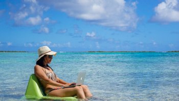 Nadia et Mike vous font voyager sur leur site Internet.