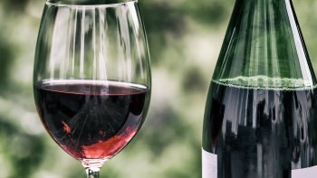 Vous connaissez le principe, retrouvez dans ma petite histoire, le nom de cuvées célèbres ... Bonne dégustation .