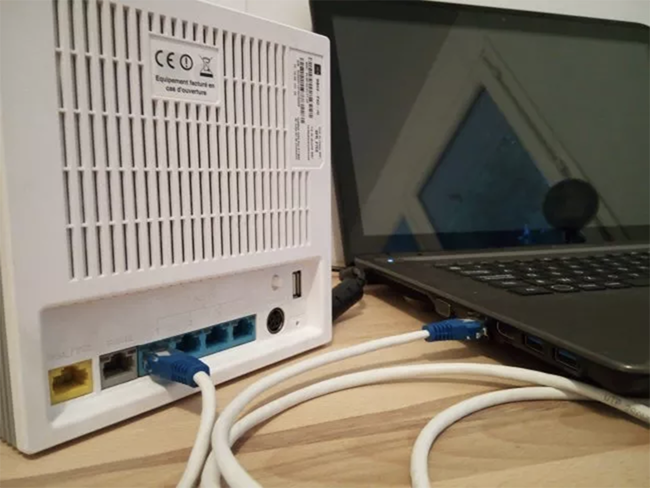 Raccordez votre Ordissimo à votre box via un câble Ethernet.