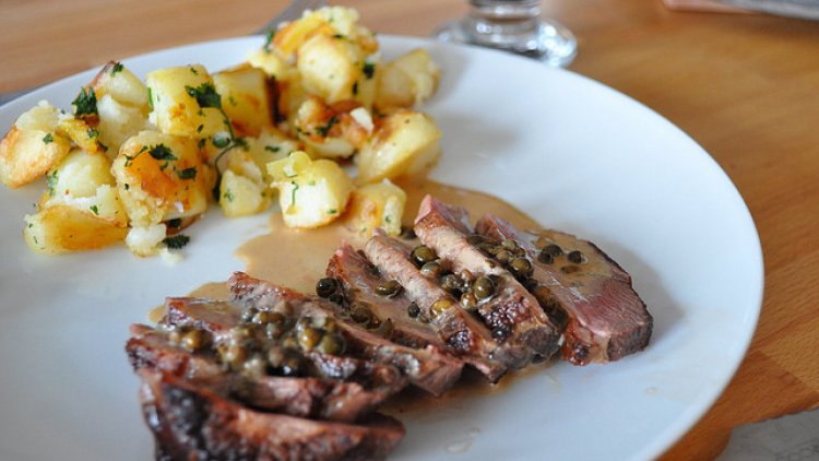 Découvrez une succulente recette de magret de canard grâce à notre ordissinaute Pierre.
