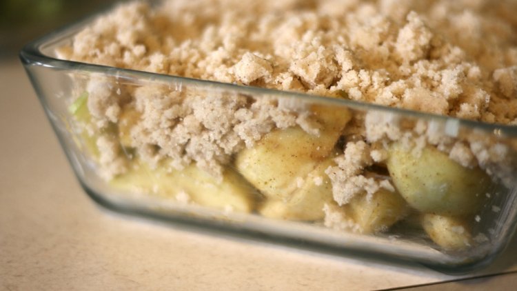 VOUS POUVEZ ACCOMPAGNER CE DÉLICIEUX DESSERT DE CONFITURE DE FRUITS ROUGES OU D'UN PETIT COULIS DE GROSEILLES