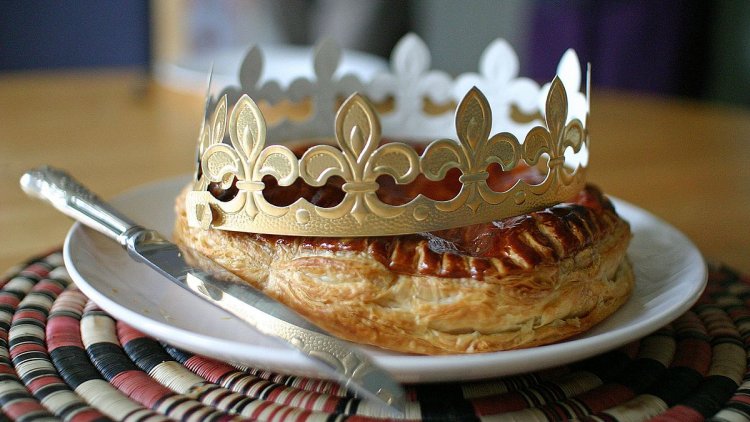 la galette des rois fourée a la frangipane est toujours appréciée