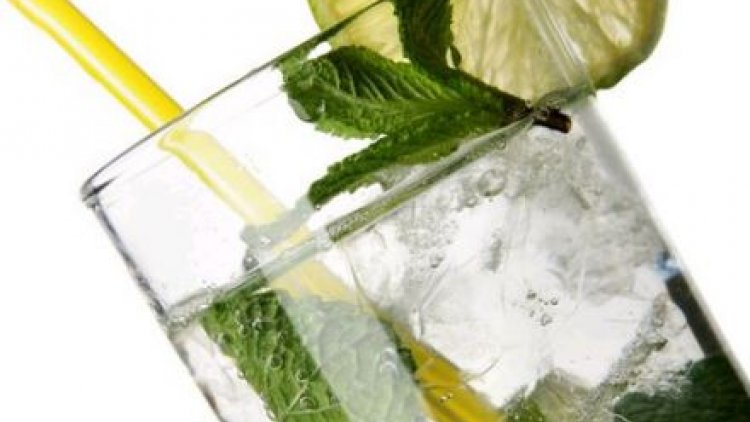 VOici une recette de Cocktail de Charente présenté par chef lucciolo !
