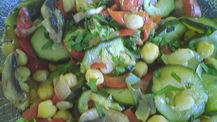 les pois chiches, on les oublie, pourtant en salade bien frais c'est bon. on y va chiche !!!