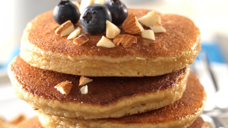 Voici une belle recette de crêpes à la farine d'amande !