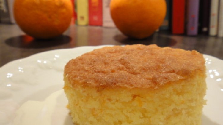 Notre chef ordissinaute Minou a toujours une recette pour nous faire plaisir. Voici un gâteau fondant à l'arôme naturel d'orange.