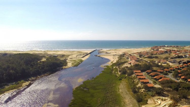 lac ayant éxisté entre Lit et Mixe et St Julien en Born, dans les Landes.