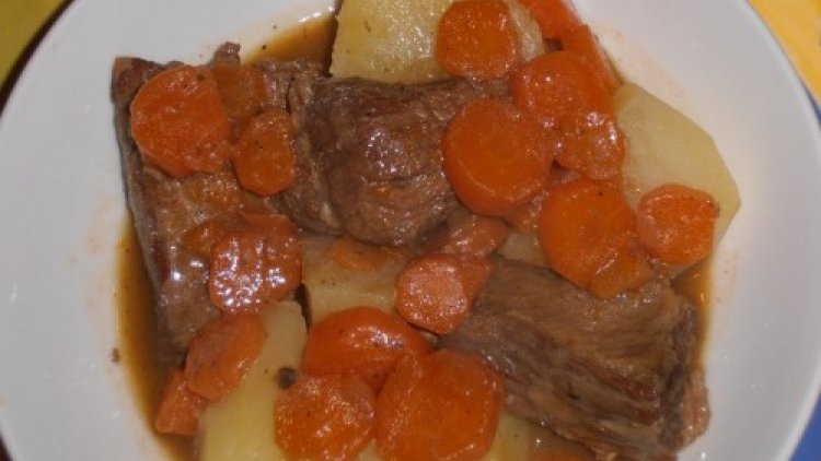 Recette d'antan, cette fois doucement mijotée dans une sauce au vin.