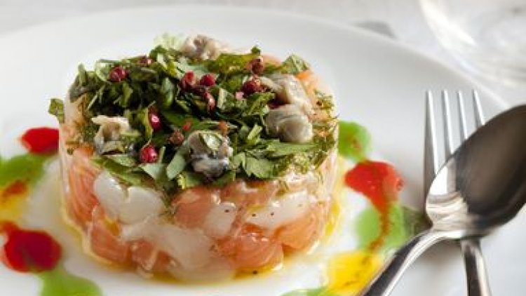 TARTARE DE SAUMON ET ST  JACQUES