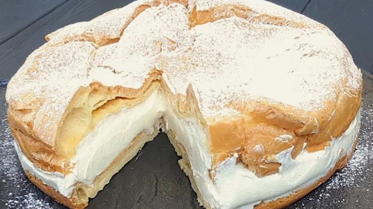 Spécialité Polonaise, son nom, sa forme et son dessus irrégulier évoquant les montagnes escarpées de Carpates ( Karpaty en Polonais ). Facile à préparer, crémeux, véritable délice, idéal en fin de repas.