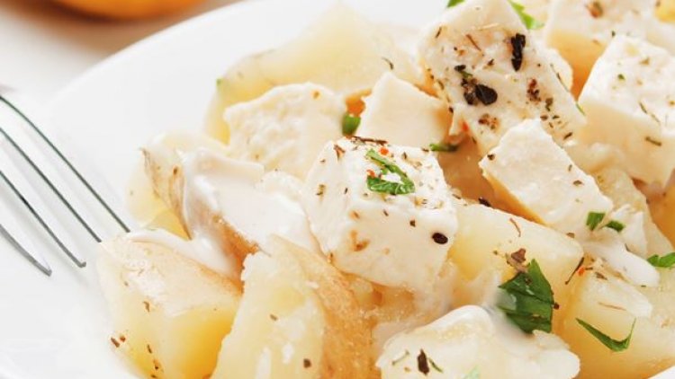 n'oublions pas nos pommes de terre accomodées de tant de façon. en salade, elles sont gouteuses mais c'est aussi une recette économique, ne nous en privons pas