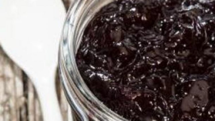 tout ces fruits de saison sont bons en confiture, mangeons en frais et aux premiers frimas en confiture, retrouvons en le bon parfum