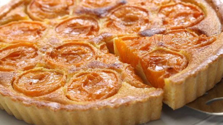 ils sont là, les bons abricots, juteux et colorés.   
L'abricot ? c'est l'orange de Provence.