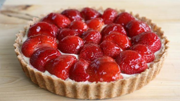 un délicieux dessert aux fraises