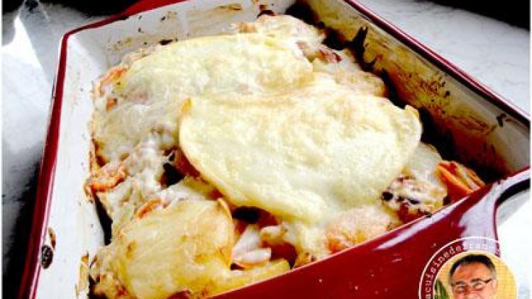 Chef minou concocte une délicieuse recette la TARTIFLETTE AUX LÉGUMES.