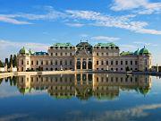 Elle est la ville offrant la meilleure qualité de vie au monde.
Pour la deuxième année consécutive, et sur un total de 221 villes dans le monde, Vienne remporte la première place du classement Mercer mesurant la qualité de vie. Mozart, Beethoven ou autres fameux personnages y ayant élu résidence n’en seraient absolument pas étonnés !