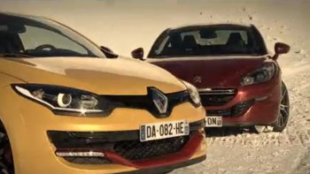 Renault Mégane RS jaune et Peugeot RCZ R rouge sur la neige des pistes de Tignes