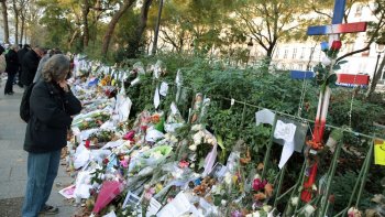 statue Génération Bataclan