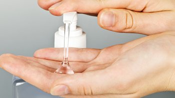 C'est une nouvelle qui ne devrait pas plaire à beaucoup de personnes. Plusieurs maladies sont causées à l'homme par un excès d'hygiène. C'est une hypothèse émise par une équipe de chercheurs français qui travaille sur le lien entre la propreté et certaines pathologies allergiques et respiratoires depuis de nombreuses années.
