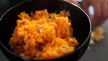 Un halwa carottes, une recette indienne haute en couleur et en goût proposée par Chef Hervé que vous pourrez préparer en quelques minutes.