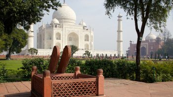 Découvrons l'Inde du Nord et le Rajastan avec notre Ordissinaute Galibert. Partons sur les routes à la rencontre de ses habitants et de ses Palais comme par exemple le "Taj Mahal".