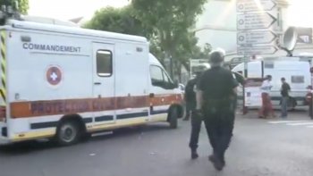 Un an après le terrible accident de train qui a eu lieu à Bretigny sur Orge, un nouveau rapport accablant la SNCF vient de tomber. Il s'agirait bien d'un manque d'entretien et non d'une négligence. La cause directe de ce déraillement serait donc un problème de maintenance des voies.