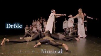 C'est 150 ans après sa première représentation dans la capitale qui fut triomphale, que la Belle Hélène revient sur les grands boulevards, à proximité de là ou elle a vu le jour en 1864.