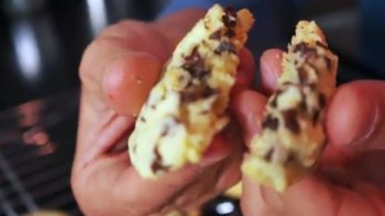 Les cookies aux pépites de chocolats sont un grand classique des Etats-Unis. Amusez-vous à réaliser cette recette simple et inratable qui fera fondre les gourmand(e)s.