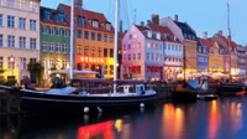 Capitale du Danemark, Copenhague est une ville d'histoire qui date du XIe siècle.
Les centres d'intérêt ne manquent pas.

