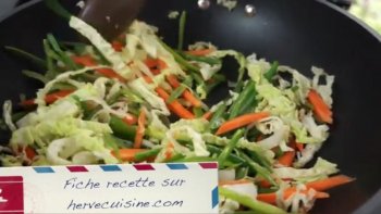 Hervé reçoit Maya une nouvelle fois pour vous proposer une autre recette de l'ile Maurice et plus généralement "créole". L’achard de légumes, un classique créole parfait pour l’été, notamment pour accompagner les grillades !