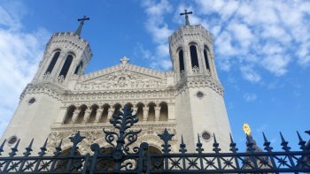 A la basilique Fourvière, le traditionnel renouvellement du voeu des échevins s'est déroulé cette année sous le signe de la nouveauté : en effet, la fondation Fourvière à pris l'initiative de présenter le futur projet du site le plus visité de toute la région Rhône Alpes Auvergne.