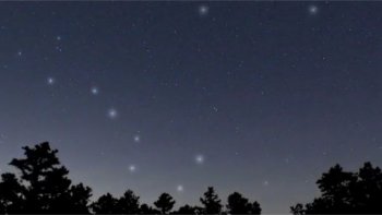 Cette semaine Alain Cirou, un spécialiste en astronomie, nous emmène à la découverte de la grande ourse, cette magnifique constellation que l'on observe souvent les soirs d'été...