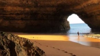 Ce diaporama vous est partagé par notre ordissinaute Suzanne que nous remercions au passage. 