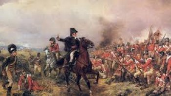 
Deux cent années plus tard, la bataille de Waterloo continue de marquer l’histoire de toute l’Europe. Le rebelle Napoléon déclara la guerre contre les anglo-saxons en 1815, mais c’était certes sa chute qu’il annonçait ouvertement. Une cérémonie de mise en scène de l’événement a rassemblé le 18 juin dernier de nombreuses personnes pour proclamer le grand sacrifice des soldats .
