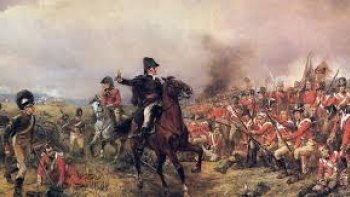 
Deux cent années plus tard, la bataille de Waterloo continue de marquer l’histoire de toute l’Europe. Le rebelle Napoléon déclara la guerre contre les anglo-saxons en 1815, mais c’était certes sa chute qu’il annonçait ouvertement. Une cérémonie de mise en scène de l’événement a rassemblé le 18 juin dernier de nombreuses personnes pour proclamer le grand sacrifice des soldats .
