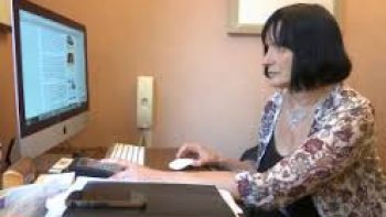 

Matthieu, un petit garçon âgé d'à peine trois ans et dans un état de sidération total. Suite à l'attentat de cette semaine sur le couple de gendarmes, l'enfant a rapidement été pris en charge par les équipes médicales.