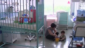 L'association "aide aux cancers et leucémies chez l'enfant" du CHU de Montpellier permet aux parents d'enfants hospitalisés dans l'établissement de pouvoir rester auprès d'eux.